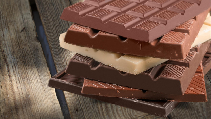 Любитель сладкого украл из сургутского гипермаркета 80 плиток шоколада