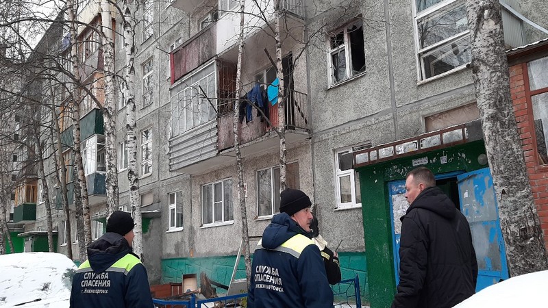 Пожар в жилом доме в Нижневартовске: двое пострадавших в реанимации