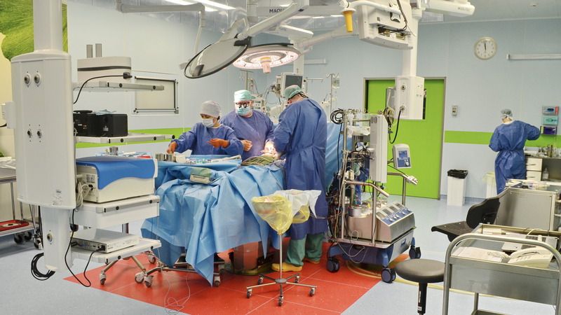 Сургутские кардиохирурги спасли пенсионера с редкой патологией сердца
