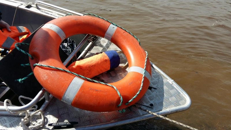 В Югре нашли лодку и вещи рыбаков, которые пропали больше недели назад