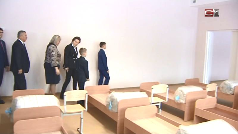 На общественной приемке новой школы в Югре побывала Наталья Комарова