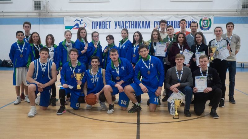Студенты СурГУ завоевали золото в мужском и женском чемпионатах округа по баскетболу