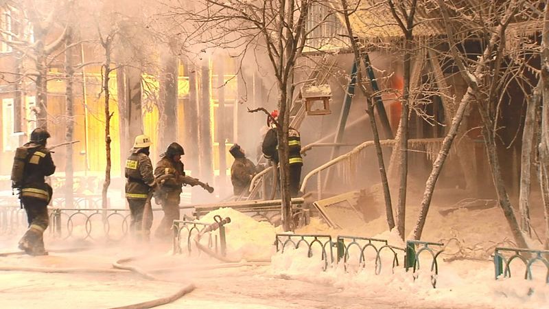 Пострадавшим в пожаре жителям поселка Дорожный будет оказана помощь