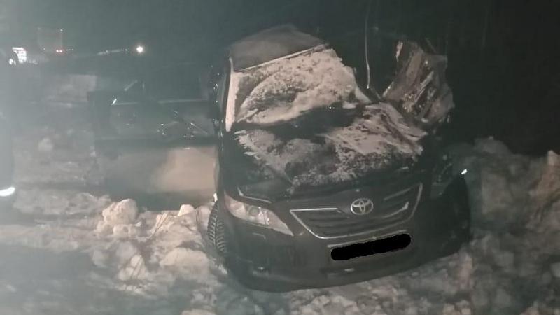 На трассе в Югре в ДТП с самосвалом погиб водитель иномарки