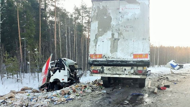 В Югре произошло смертельное ДТП с участием двух грузовиков