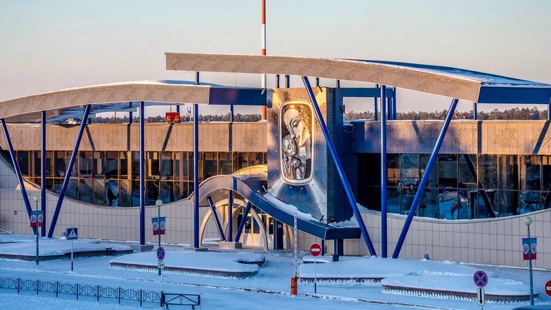 Аварийная посадка Boeing компании Utair в аэропорту Сургута