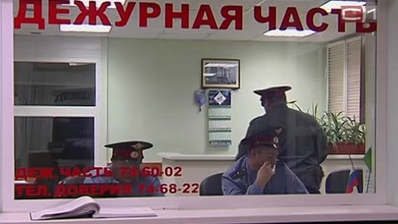 Полицейские Югры помогли вернуть потерянные деньги и документы жителю Саратова