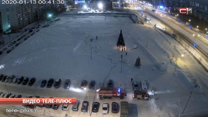 Пожар в Сургуте чуть не превратил городскую елку в груду пепла