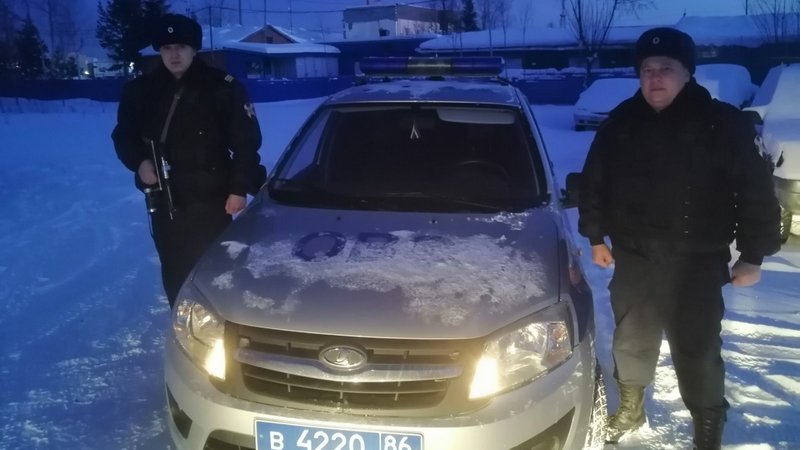 Из-за трехсот рублей и магнитолы в Югре два брата напали на таксиста