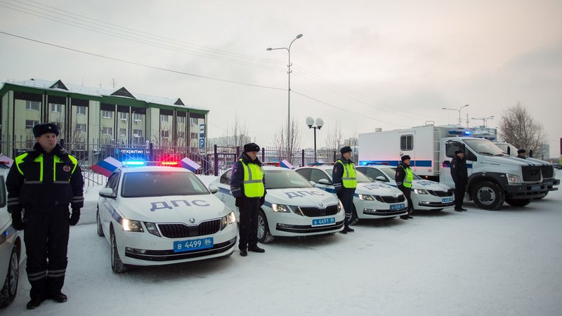 Шесть новых патрульных автомобилей получили сургутские полицейские