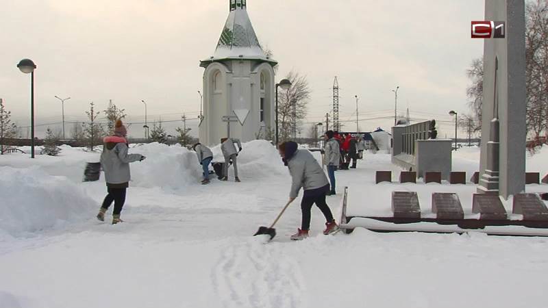 В Сургуте у Мемориала Славы высадился «Снежный десант»