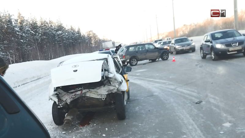 Мороз виноват? За утро в Сургуте в авариях пострадали четыре человека 