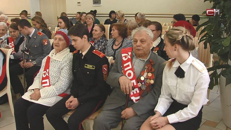 В Сургуте ветеранам вручили памятные медали к 75-летию победы в ВОВ