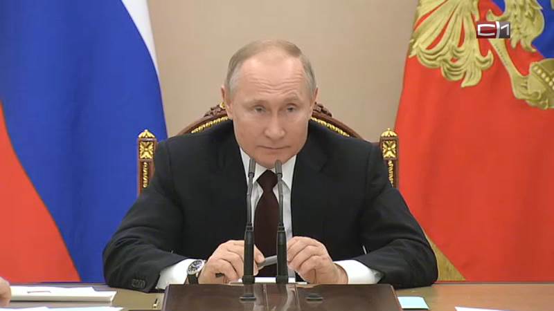 «Лицензии надо у них отбирать»: Владимир Путин об аптеках, которые наживаются на медмасках