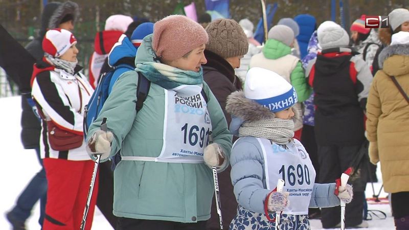 Жители Сургутского района пробежали символичные 2020 метров на лыжах
