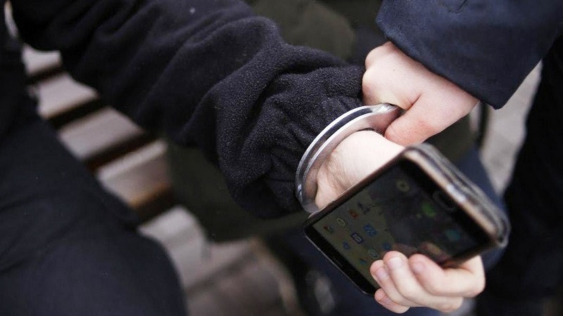 В Югре полицейские раскрыли квартирную кражу по навигации в телефоне