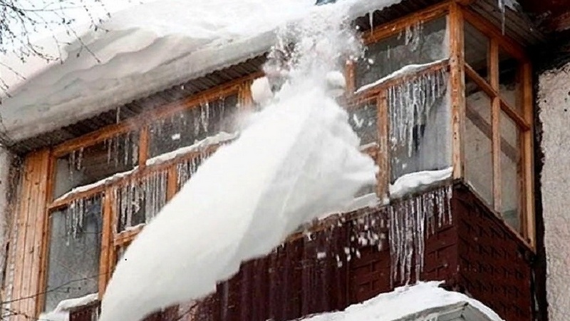 Падением снега с крыш и гололедом может обернуться потепление в Югре