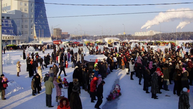 Сургутян приглашают проводить зиму на площади перед СурГУ