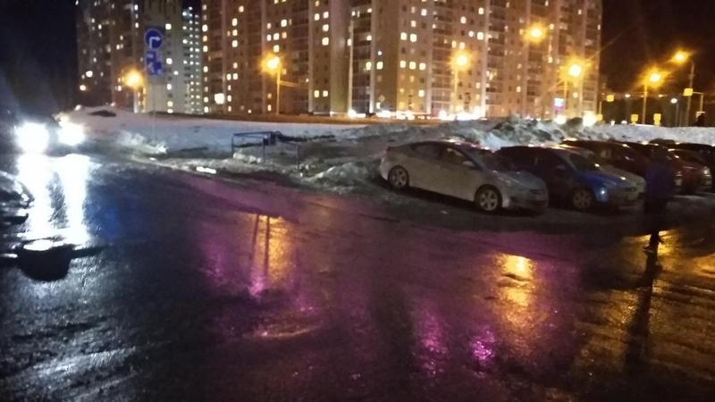 В жилой зоне Сургута машина сбила ребенка и скрылась с места