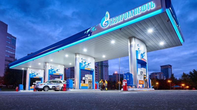 «Газпром нефть» обеспечила бесплатным топливом медиков на Ямале