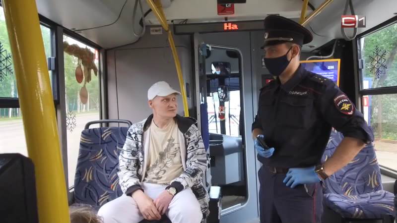 Без нарушителей не обошлось: в Сургуте проверили, носят ли маски в транспорте