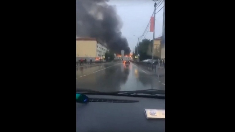 «Вокзал горит в Пыть-Яхе». В соцсетях сообщают о пожаре в югорском городе. ВИДЕО