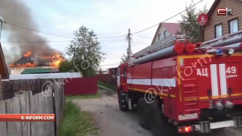 Пожар в дачном кооперативе Сургута оставил семью с 2 детьми без крова
