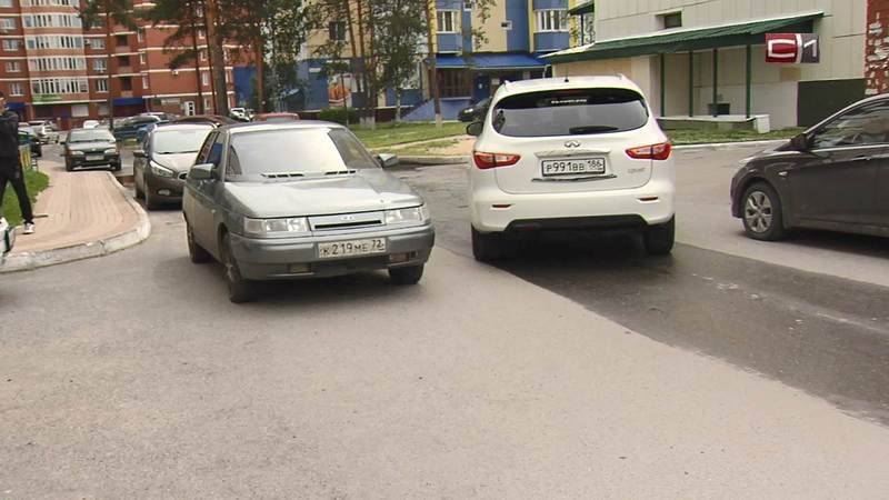 Сургутяне надеются, что открытие долгожданной дороги решит проблему с парковками