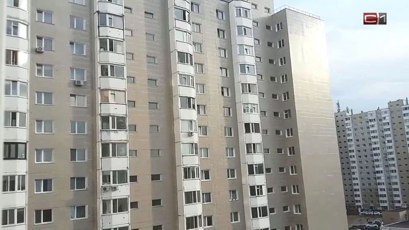 Вытолкнули? В Сургуте возбуждено дело после падения женщины с 9 этажа
