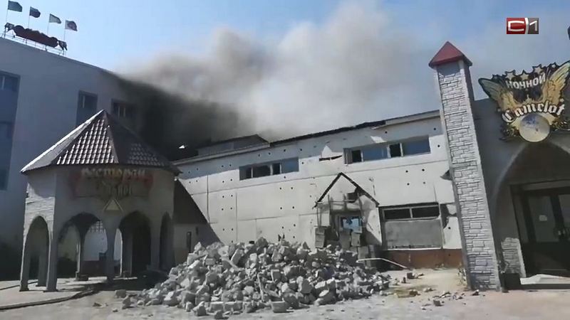 В здании бывшего ресторана в Нижневартовске произошел крупный пожар