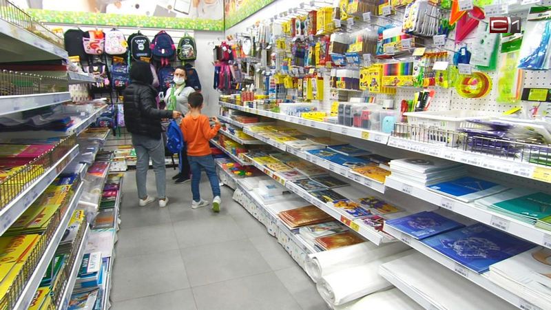 Школа близко. Родители Сургута штурмуют детские магазины