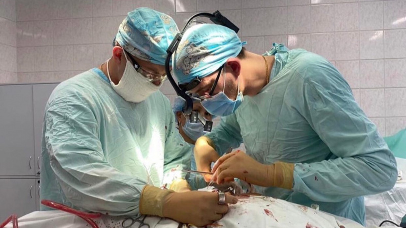 Югорские хирурги спасли руку молодой пациентке с аномалией