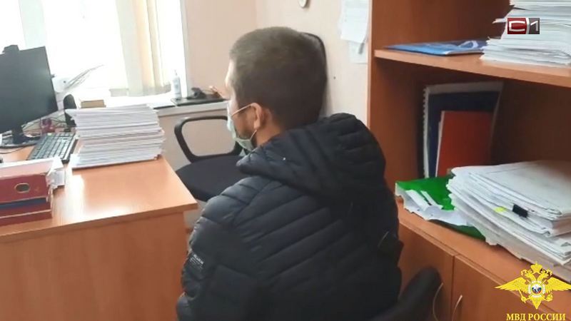 Сургутские оперативники задержали интернет-мошенника из Барнаула