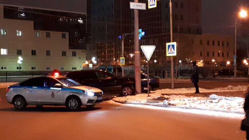 Не поделили дорогу: в Сургуте в ДТП пострадал водитель легковушки. ФОТО