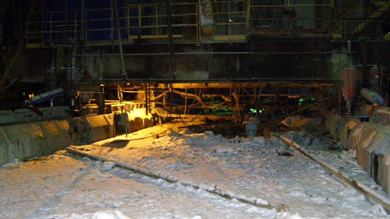 На месторождении в Сургутском районе насмерть разбился рабочий