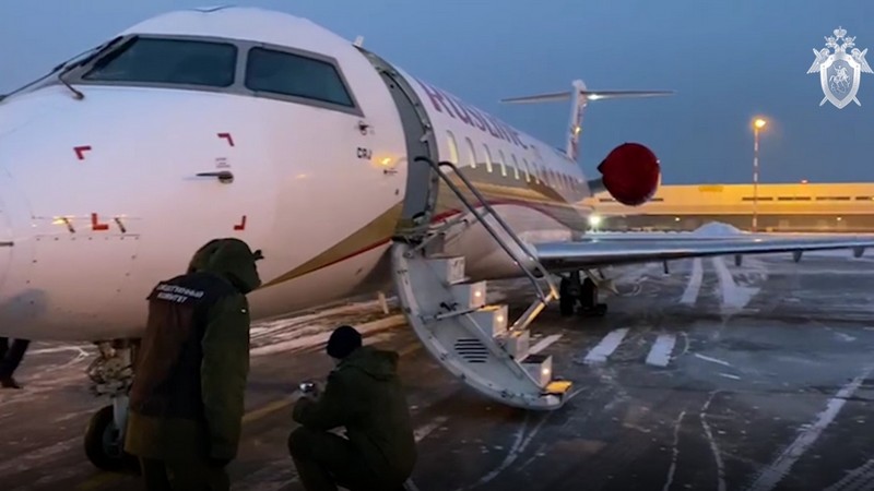 Летевший из Тюмени борт экстренно сел в Екатеринбурге. СК начал проверку. ВИДЕО