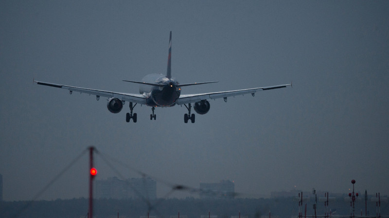 Вылетевший в Сургут рейс Utair вернулся на аэродром из-за отказа двигателя