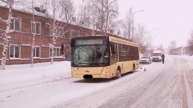 В Ханты-Мансийке автобус сбил подростка на пешеходном переходе