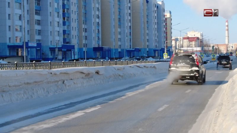 Полторы полосы вместо двух: почему некоторые дороги Сургута стали уже