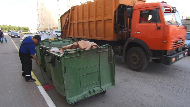 В Сургуте техника, вывозящая со двора мусор, мешает детям попасть в школу