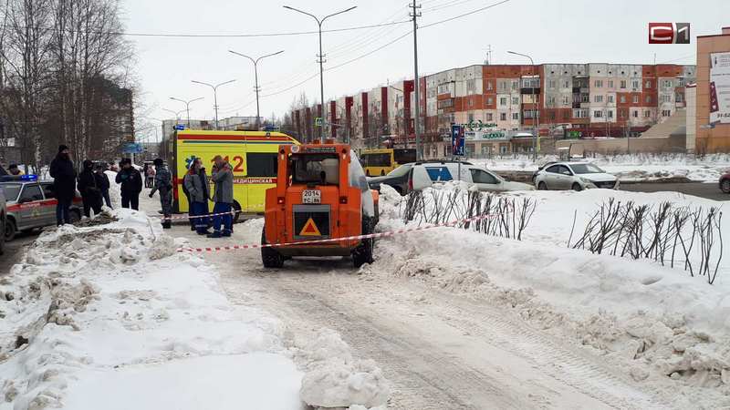 В Сургуте мужчину насмерть зажало в кабине снегоуборочного трактора. ФОТО