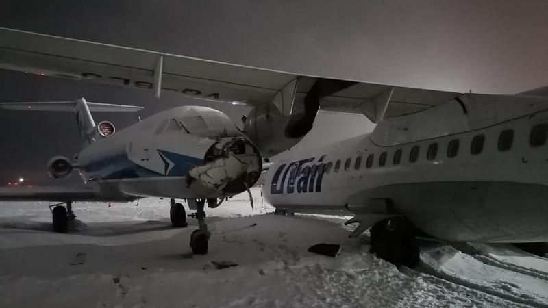 В аэропорту Сургута столкнулись два самолета