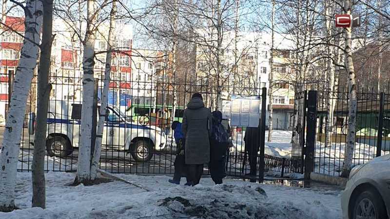 Вслед за школой в Сургуте эвакуированы детский сад и бассейн «Дельфин»