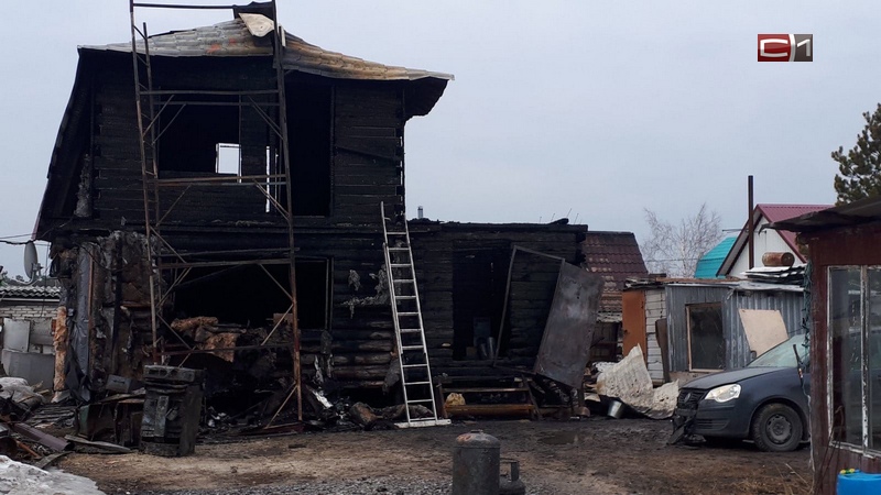 Стали известны подробности пожара в Сургуте, где ночью погибли двое детей. ФОТО