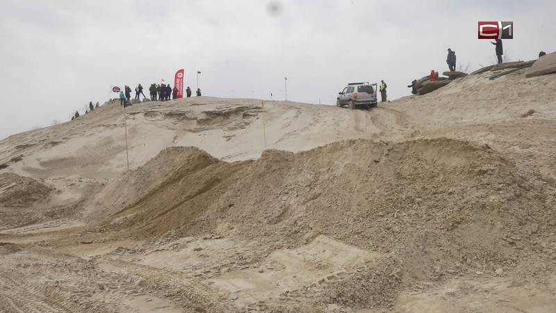 На песках дамбы сургутской ГРЭС прошел трофи-рейд «В поисках Йети»