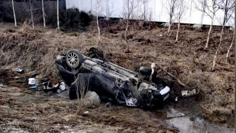 В Югре пьяный водитель без прав устроил аварию, в которой сам пострадал