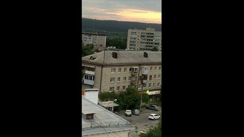 В Екатеринбурге пьяный мужчина открыл стрельбу из окна по прохожим