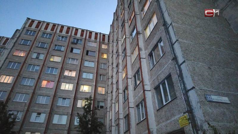 В больнице Сургута скончалась девочка, упавшая с 9 этажа