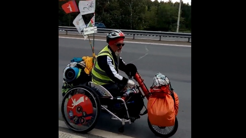 Из Сургута в Санкт-Петербург на руках: инвалид преодолеет 5 000 км на хэнд-байке