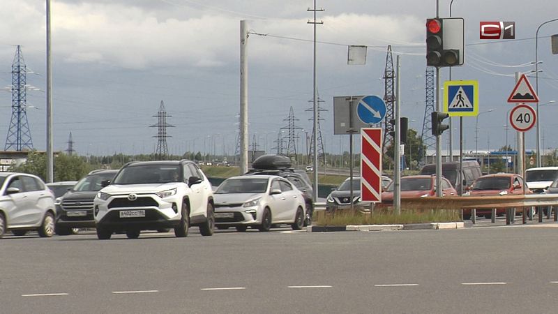 В Сургуте установят умные светофоры, которые будут бороться с пробками